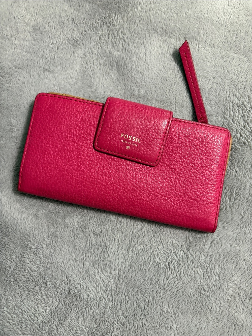 Fossil Hot Pink Pebbled Leather Wristlet Wallet